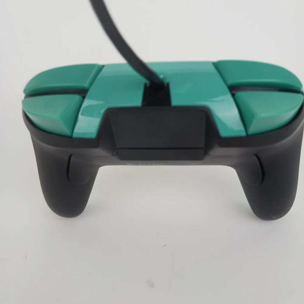 PDP Faceoff Deluxe + Audio Wired Controller For Nintendo Switch Multicolor